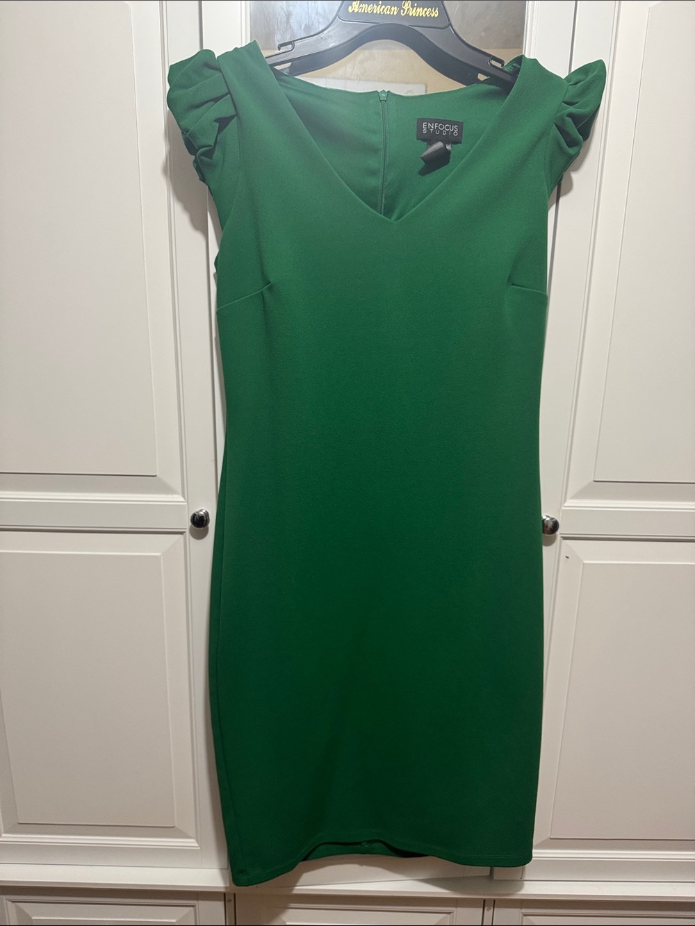 Enfocus Studio Emerald V-Neck Ruffle Cap Sleeve Midi Sheath Dress